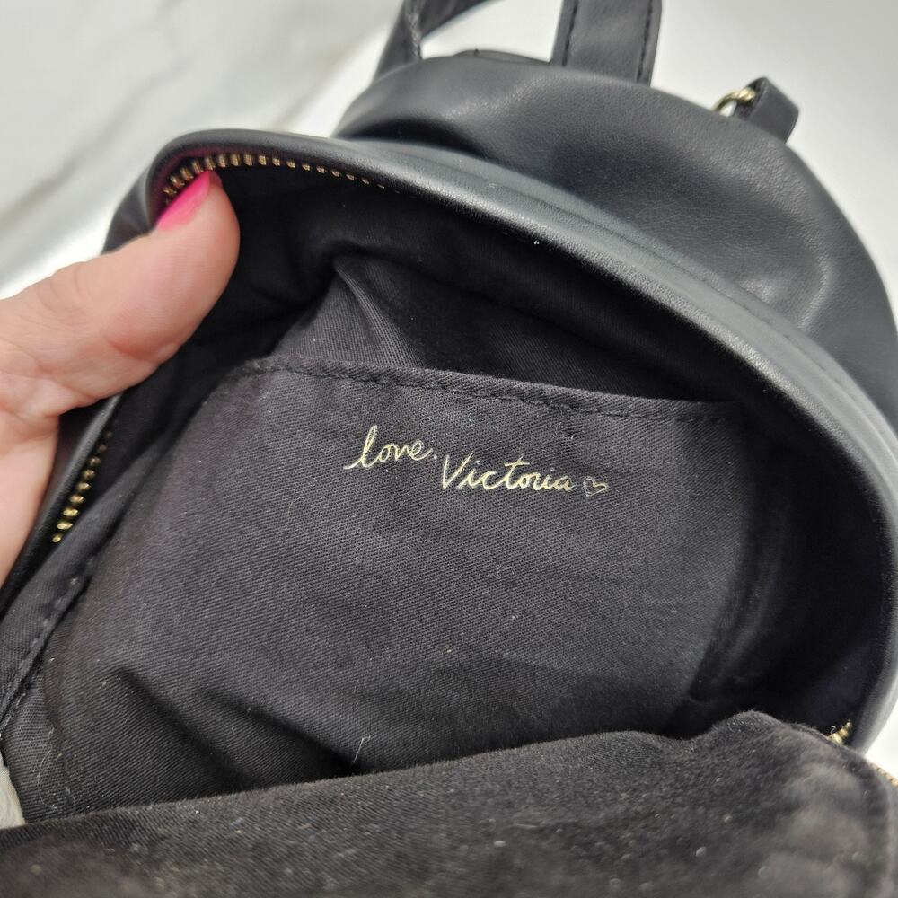 Victoria Secret Quilted Cheveron Faux Leather 90s Black Gold Mini Backpack Logo - Picture 4 of 15